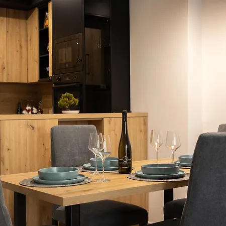 Aleksandra East Gate Living Апартаменты