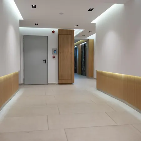 4th Floor Aleksandra East Gate Mall Free Parking Near Old Bazaar Apartament