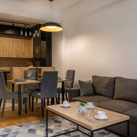 4th Floor Aleksandra East Gate Mall Free Parking Near Old Bazaar 아파트 *