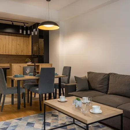 Aleksandra East Gate Living Апартаменты *