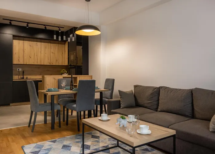 4th Floor Aleksandra East Gate Mall Free Parking Near Old Bazaar Apartment *