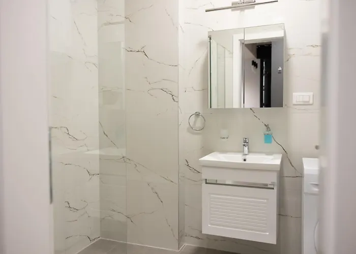 Apartment 4th Floor Aleksandra East Gate Mall Free Parking Near Old Bazaar *