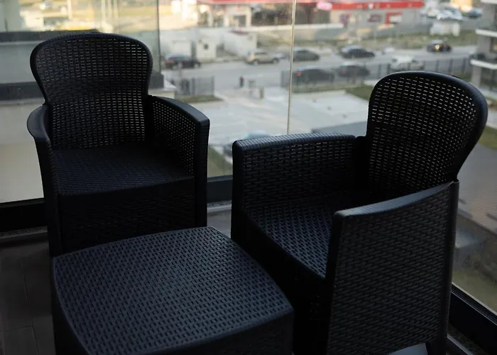 4th Floor Aleksandra East Gate Mall Free Parking Near Old Bazaar Apartment