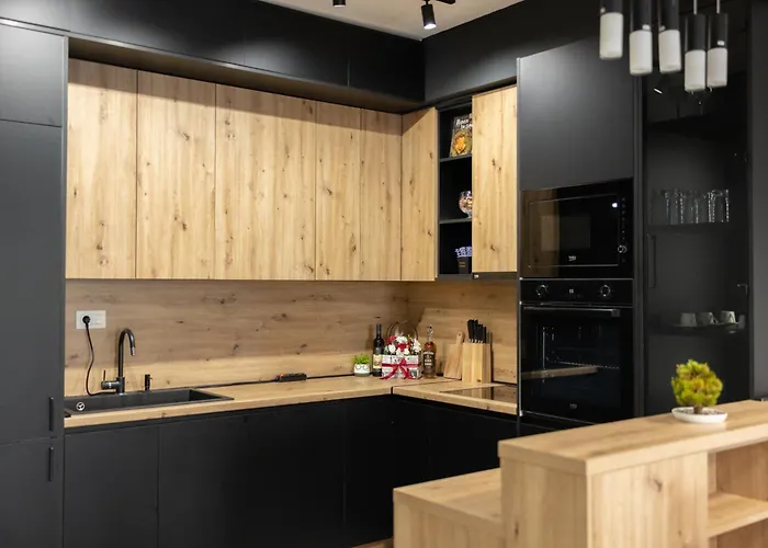 4th Floor Aleksandra East Gate Mall Free Parking Near Old Bazaar Apartment *