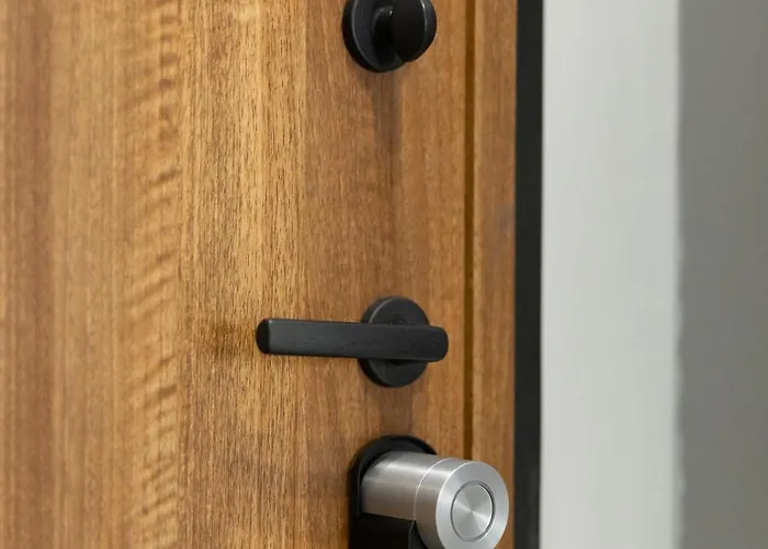 4th Floor Aleksandra East Gate Mall Free Parking Near Old Bazaar Apartment